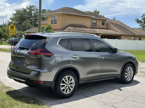 Used 2020 Nissan Rogue SV FWD image 14