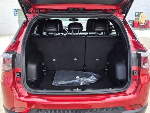 New 2025 Jeep Compass Latitude w/ Altitude Special Edition image 20