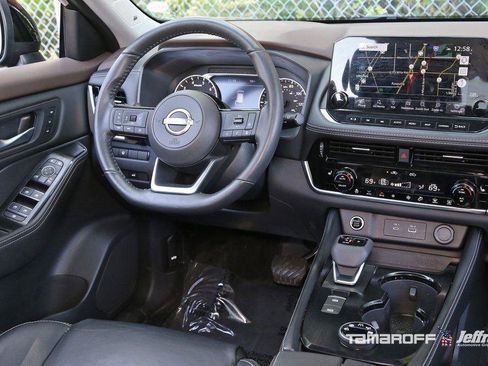 Certified 2023 Nissan Rogue SL w/ SL Premium Package image 5