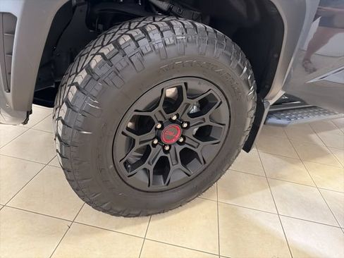 Used 2025 Toyota 4Runner TRD Off-Road Premium AWD/4WD image 31