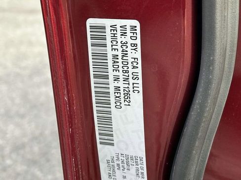 Certified 2022 Jeep Compass Limited image 12