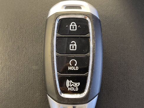 Used 2025 Hyundai Venue SEL image 32