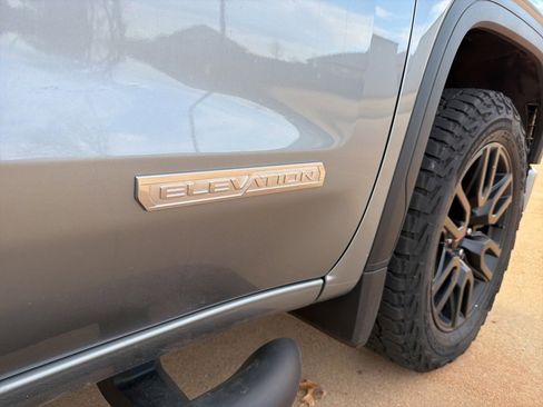 Used 2025 GMC Sierra 1500 Elevation image 21