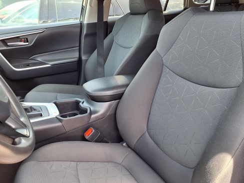 Used 2024 Toyota RAV4 XLE FWD image 3