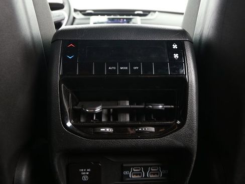 Used 2023 Jeep Grand Cherokee L Altitude image 31