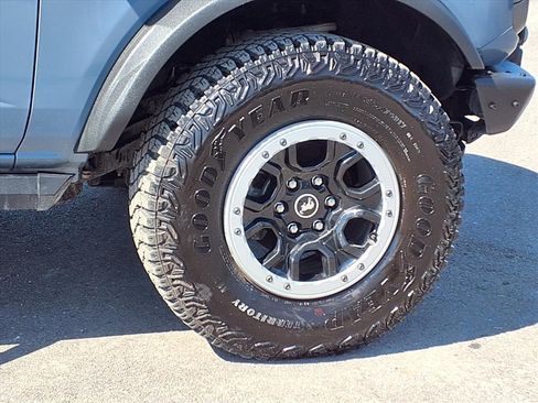 Used 2023 Ford Bronco Badlands w/ Sasquatch Package image 9