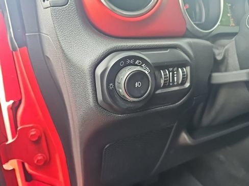 Used 2020 Jeep Wrangler Rubicon w/ LED Lighting Group AWD/4WD image 14