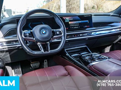 Used 2025 BMW i7 eDrive50 w/ M Sport Package RWD image 27