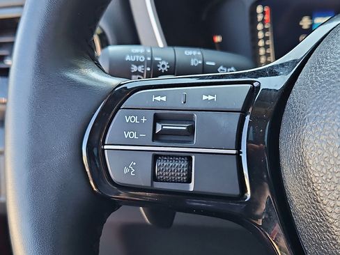 Used 2023 Honda Pilot Elite image 23