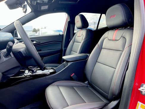New 2026 Chevrolet Trax RS w/ Sunroof Package FWD image 17