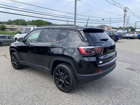 Used 2026 Jeep Compass Latitude AWD/4WD image 7