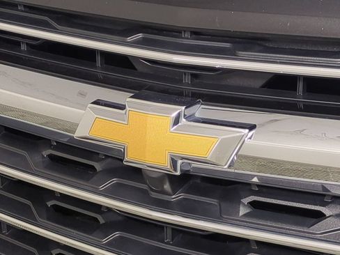 Used 2026 Chevrolet Traverse LT FWD image 13
