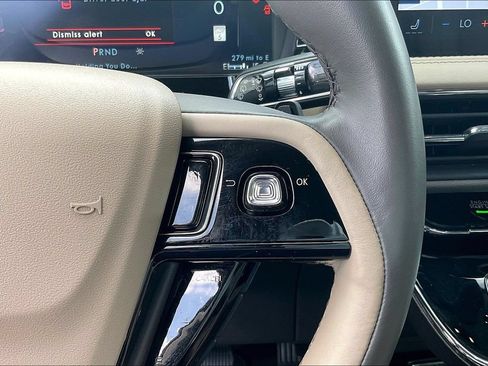Used 2023 Lincoln Corsair Reserve FWD image 14