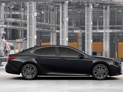 New 2026 Toyota Camry Hybrid AWD/4WD image 14