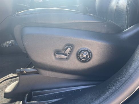 Used 2019 Chrysler Pacifica Touring-L Plus image 36