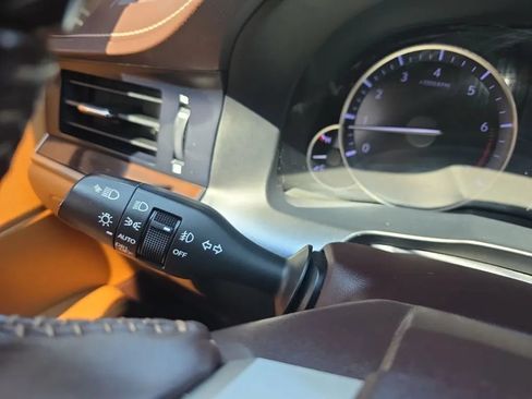 Used 2018 Lexus ES 350 w/ Luxury Package w/Wood Trim FWD image 21