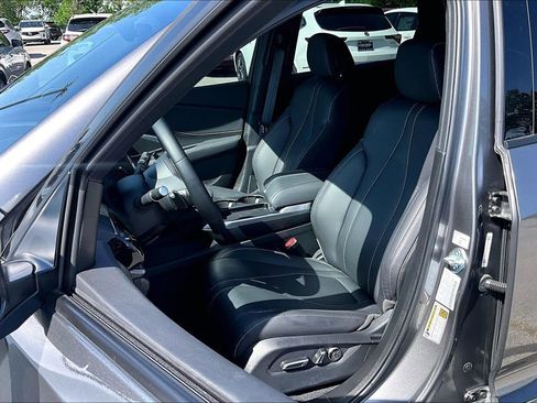 Used 2025 Acura RDX SH-AWD image 34
