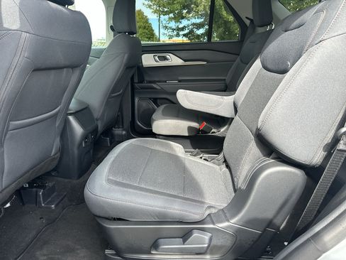 Used 2026 Ford Explorer Active AWD/4WD image 16