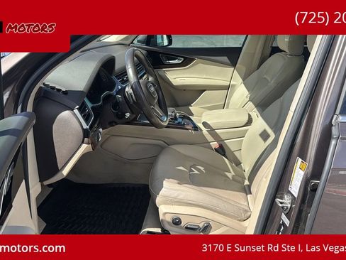 Used 2017 Audi Q7 3.0T Prestige w/ Prestige Package image 9