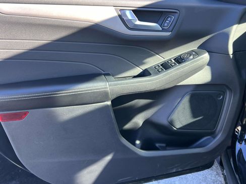 Used 2022 Ford Escape SEL image 25