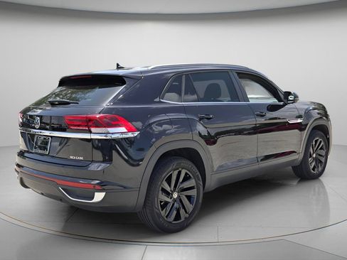 Certified 2022 Volkswagen Atlas Cross Sport SE w/ Black Wheel Package FWD image 7