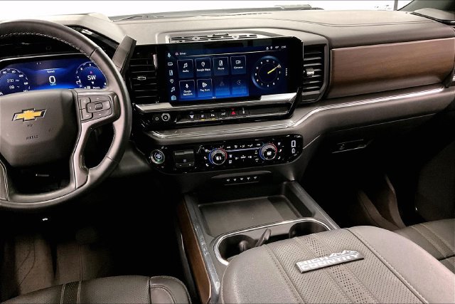 Used 2024 Chevrolet Silverado 3500 High Country w/ High Country Premium Package AWD/4WD image 7