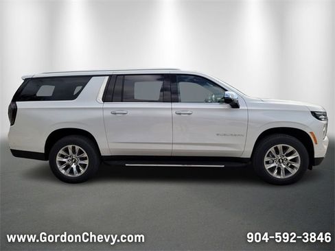 New 2025 Chevrolet Suburban Premier image 6