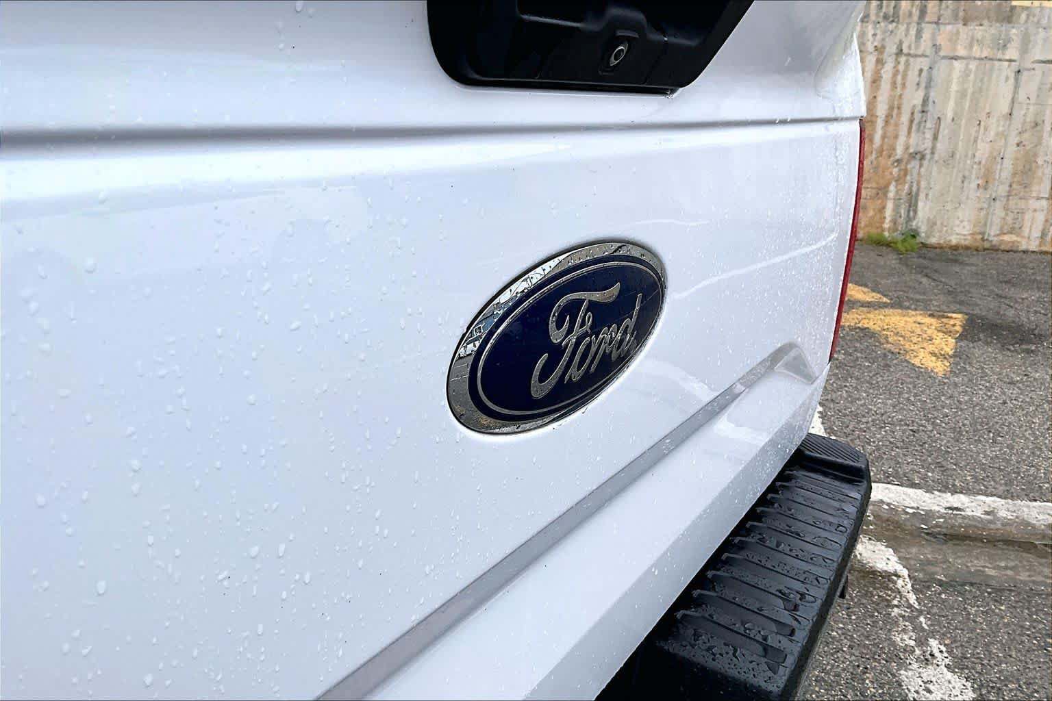 Used 2017 Ford F150 XLT w/ Equipment Group 302A Luxury RWD image 30