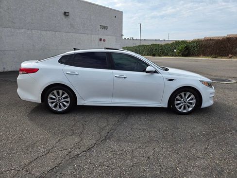 Used 2016 Kia Optima EX w/ Premium Package image 10