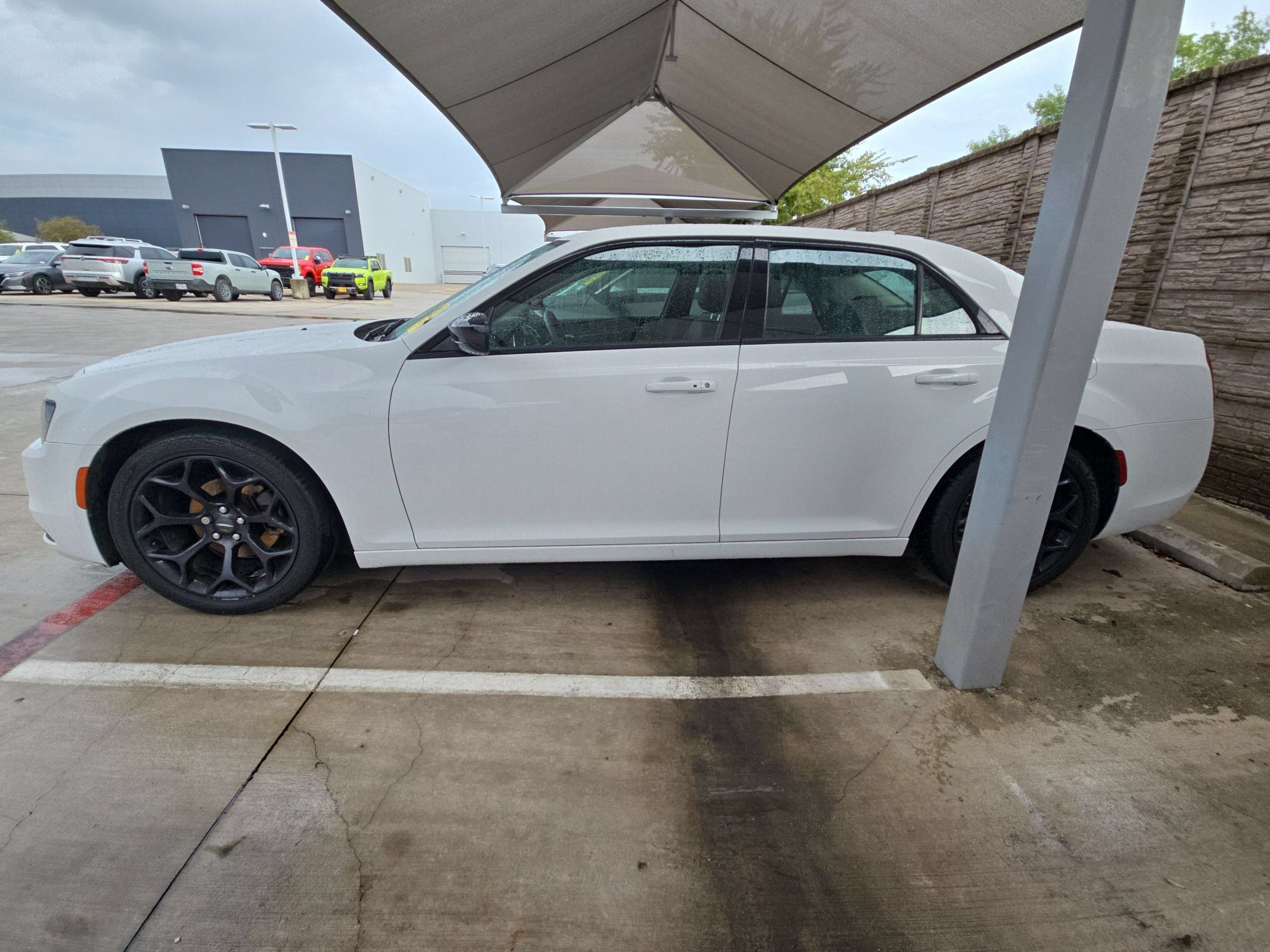 Used 2019 Chrysler 300 Touring w/ Sport Appearance Package RWD image 5