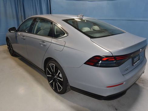 Used 2025 Honda Accord Touring image 32