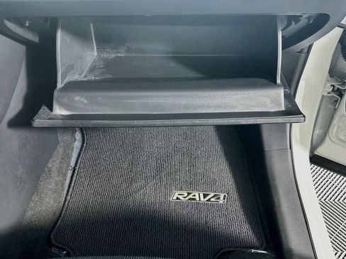 Used 2023 Toyota RAV4 LE FWD image 31