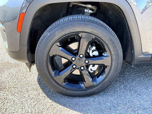 Certified 2023 Jeep Grand Cherokee Altitude AWD/4WD image 22