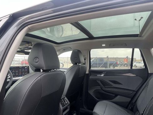 New 2026 Volkswagen Tiguan SE AWD/4WD image 10