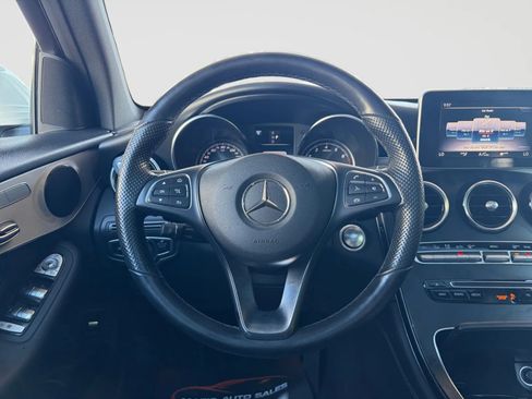 Used 2019 Mercedes-Benz GLC 300 4MATIC image 29