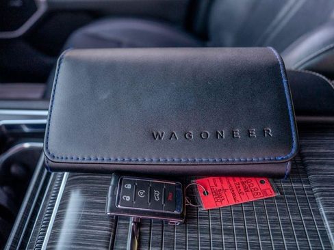 Used 2024 Jeep Wagoneer L Series II w/ Flexible Seating Group AWD/4WD image 40