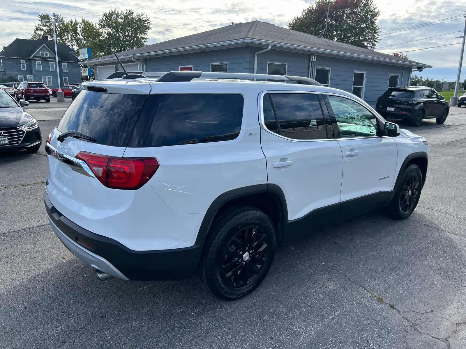 Used 2019 GMC Acadia SLT FWD image 7