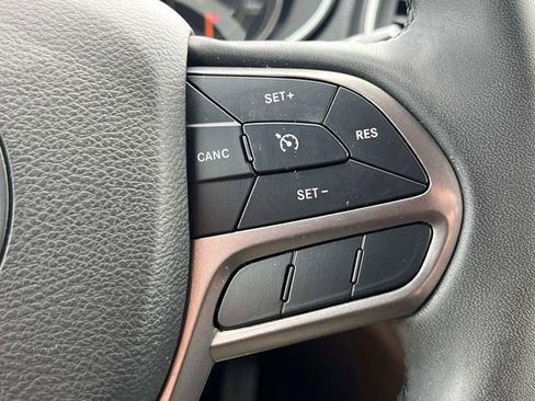 Used 2021 Jeep Cherokee Latitude Lux image 22