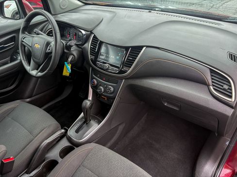 Used 2017 Chevrolet Trax LS FWD image 25