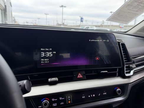 Used 2023 Kia Sportage EX image 35