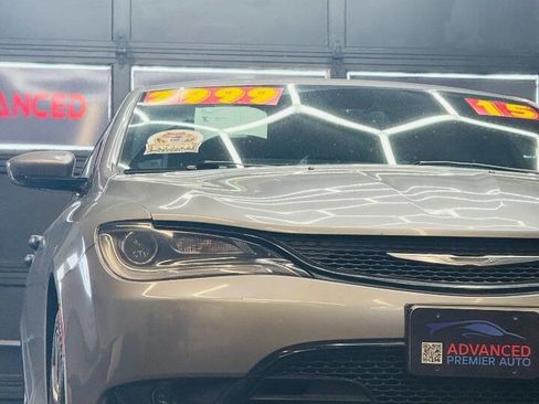 Used 2015 Chrysler 200 S FWD image 3
