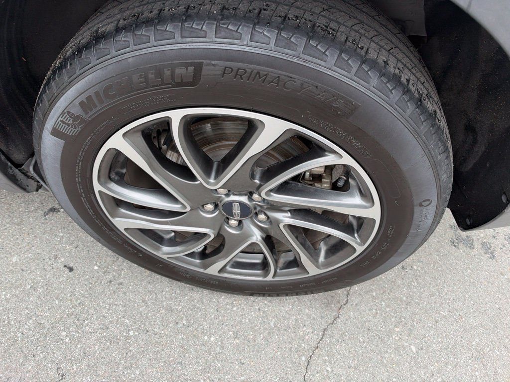 Used 2020 Lincoln Corsair FWD w/ Equipment Group 101A image 6
