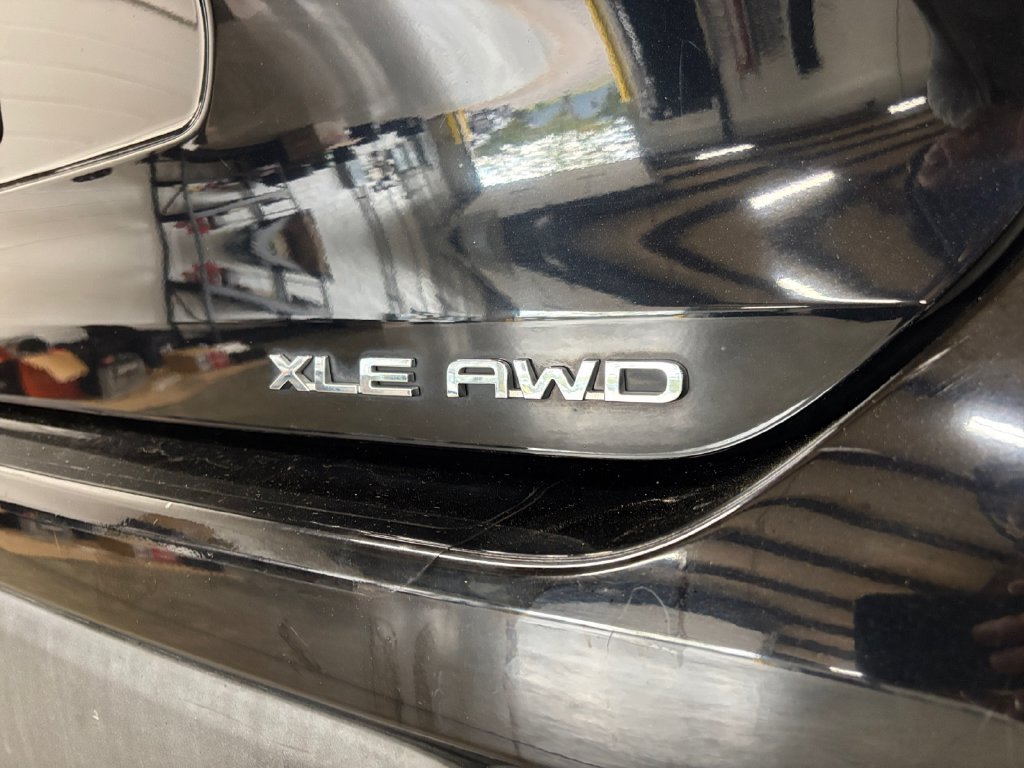 Used 2021 Toyota Highlander XLE AWD/4WD image 58