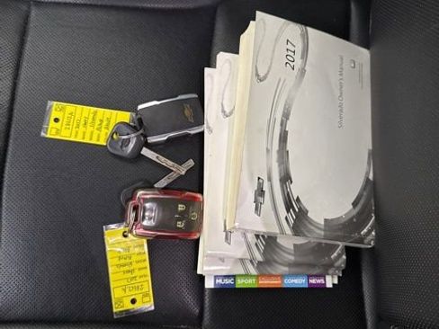 Used 2017 Chevrolet Silverado 1500 LTZ Z71 w/ Midnight Edition image 23