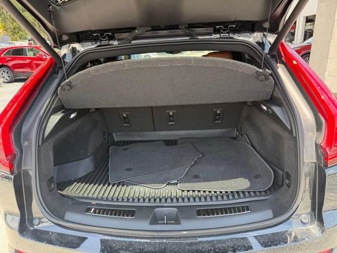 Used 2023 Cadillac XT4 Premium Luxury AWD/4WD image 9