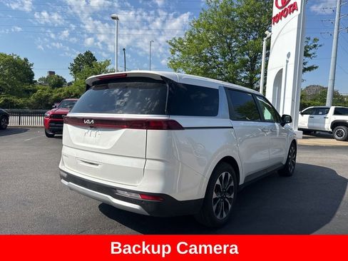 Used 2024 Kia Carnival EX FWD image 7