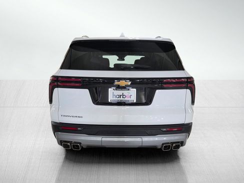 Used 2025 Chevrolet Traverse LT image 6