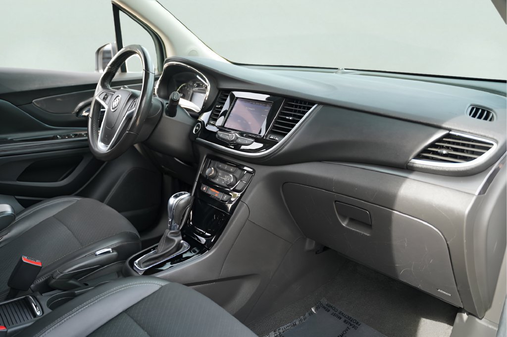 Used 2022 Buick Encore Preferred w/ Safety Package FWD image 21