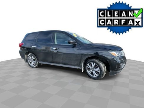 Used 2018 Nissan Pathfinder S image 2
