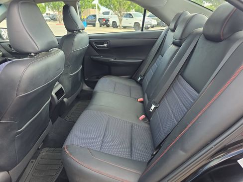 Used 2015 Toyota Camry SE FWD image 11